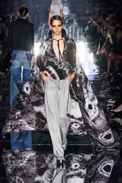 Look 5